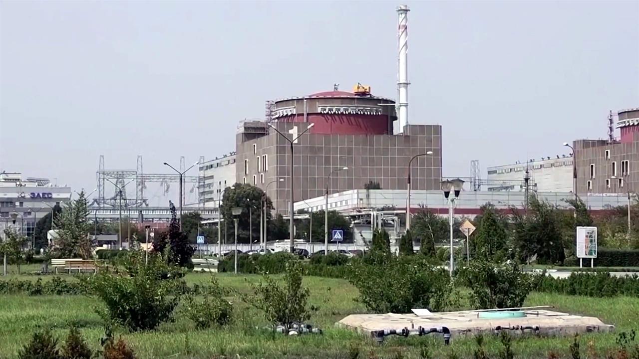 ВСУ за ночь 40 раз атаковали Энергодар - город-спутник Запорожской АЭС.