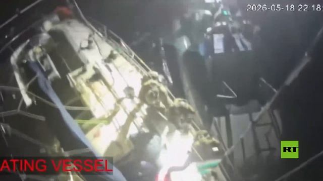 الجيش الإسرائيلي يعترض سفينة أخرى تابعة لأسطول الصمود العالمي المتجهة إلى غزة смотреть онлайн
