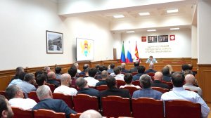 Совещание, посвященное ликвидации последствий паводков, провел мэр Махачкалы