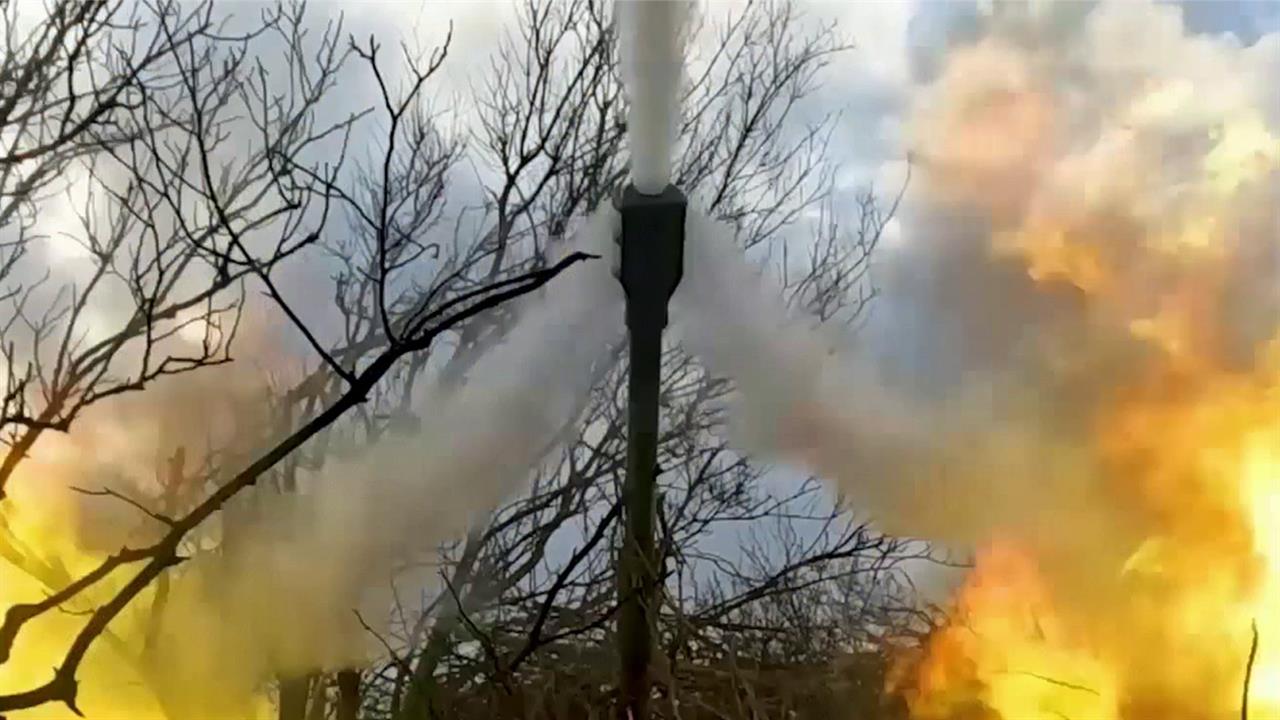 Российские артиллеристы уничтожили опорный пункт боевиков на Днепропетровском участке фронта.