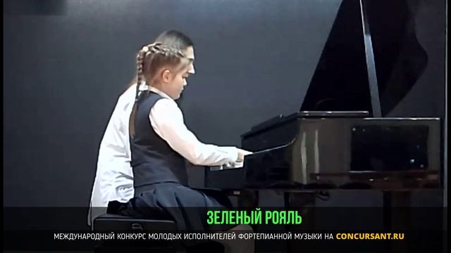 С. Халаимов «Школьный вальс». Клеандрова Елизавета – 