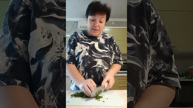 Картошку почистила 🥔 Лук зажарила 🧅Решили ещё раз КОФЕЙНУТЬ 😊