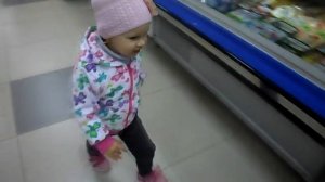 VLOG Едем в сад и покупаем вкусняшки и пупсиков в магазине