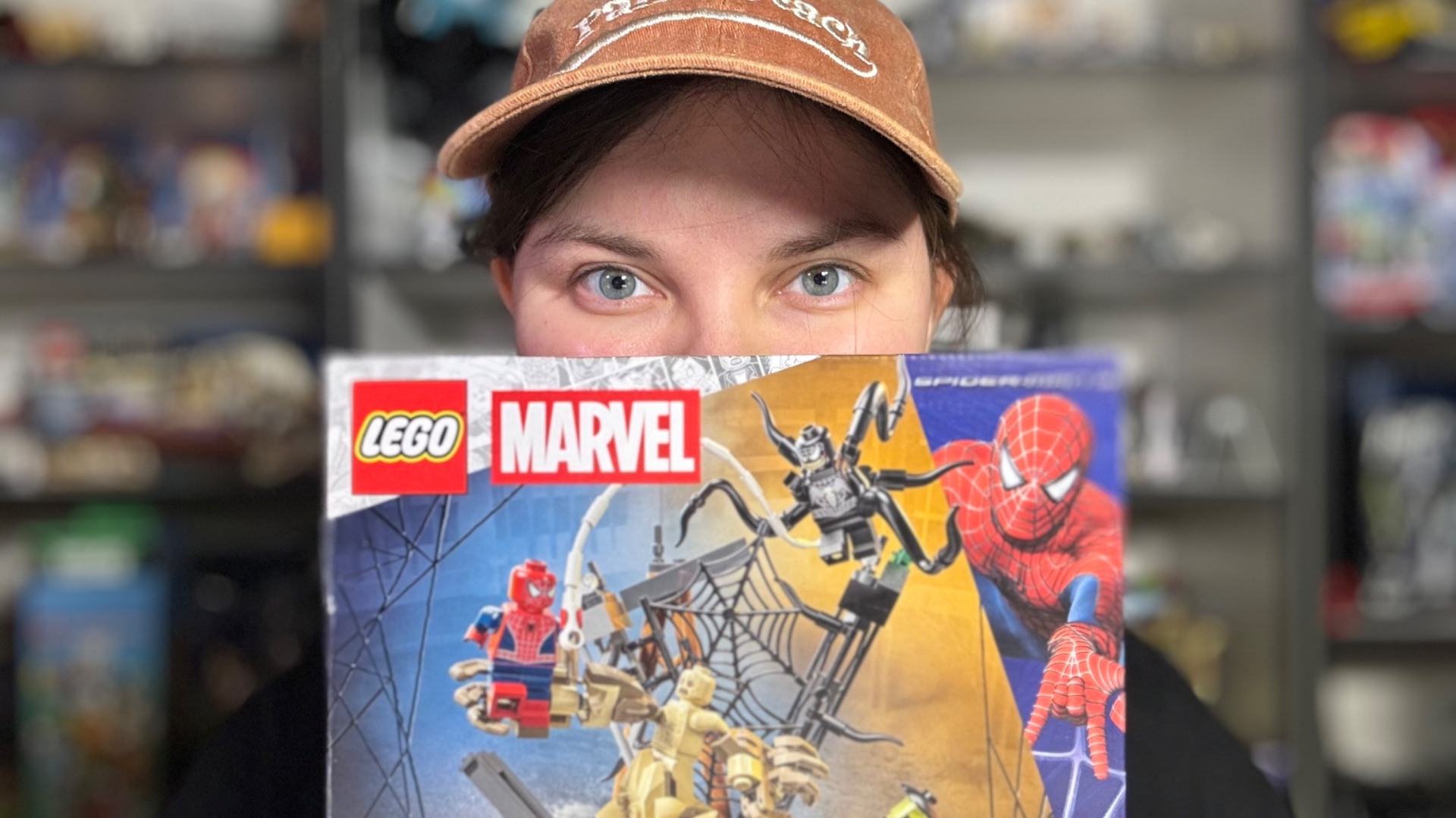 Паучок Сема Рэйми в наборе Lego против Венома и Песочного человека