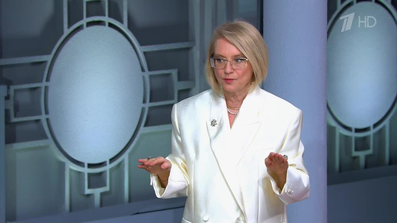 Эвелина Хромченко объяснила, как выглядеть стильно при ограниченных финансах