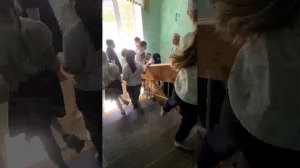 идём от школы в библиотеку