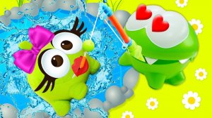 Ам Ням спасает подругу из реки Игрушки для малышей и развивающие видео для детей