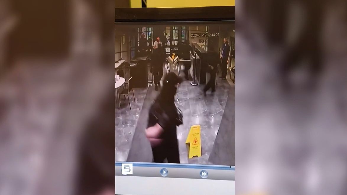 Неизвестные в масках ворвались в здание редакции 