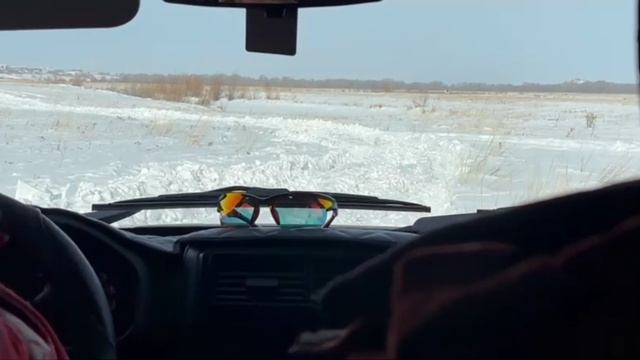 На ниве урбан по снежным полям. Выезд на рыбалку.