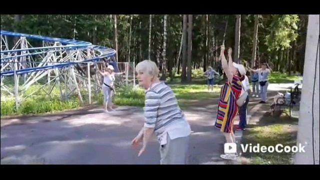 Занятия северной ходьбой с М.Моргуновой в парке "ХАРИНКА" г.Иваново 19.05.26 г.