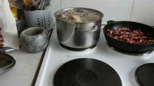 Подглядел рецепт у папуасов. Вкуснее борща вы ещё не пробовали.