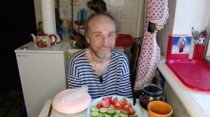 Обед с Цилей. Объявление по еде. Мои рассуждения. Мукбанг. Обжор. Еда на камеру. Диета. Шизофрения.