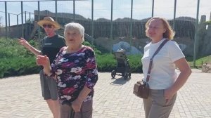 В зоопарке с Олесей Андреевной и Алексеем.