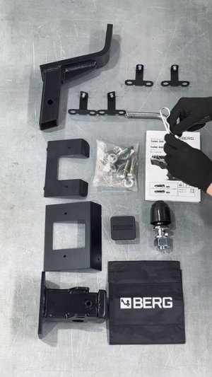 Что в комплекте фаркопа Berg для Tank 300 и 400?