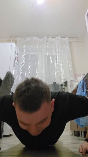 день 18/30. отжимаюсь каждый день по 30 раз.