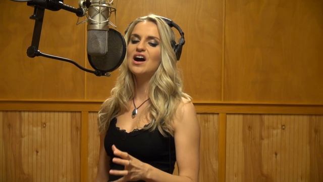 Gabriela Gunčíková - How To Sing In The Style Of Ronnie James Dio - Ken Tamplin Vocal Academy
