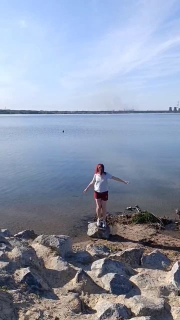 она танцует под Шадэ