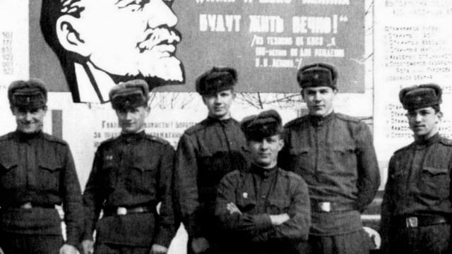 Перебирая документы...