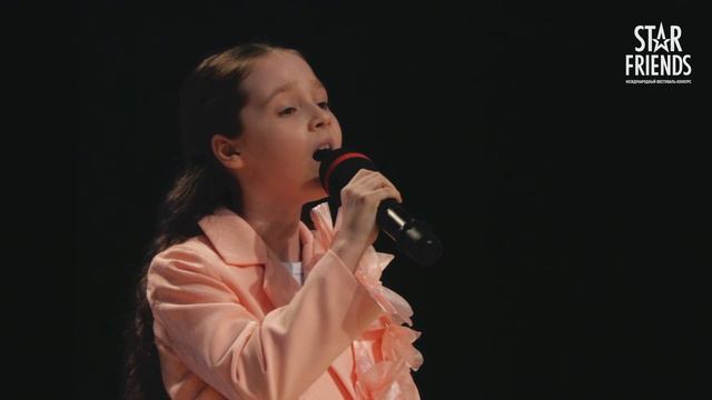 Еськова София Максимовна исп.песню Край Родной