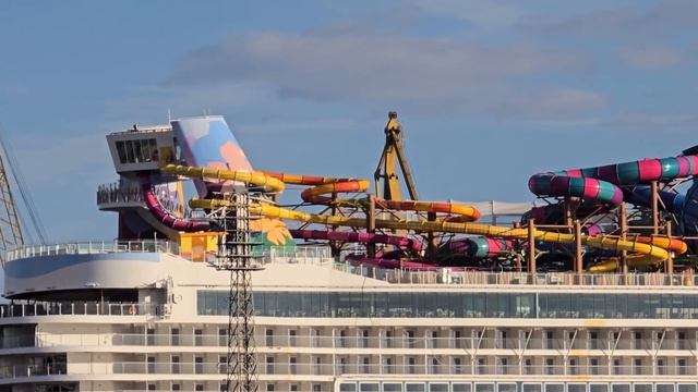 Legend Of The Seas ГОТОВИТСЯ к ходовым испытаниям! Крупный план нового корабля класса Icon