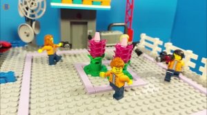 LEGO-наводнение обрушилось на поезд, спортзал и банк во время ограбления 😱 Фильм-катастрофа