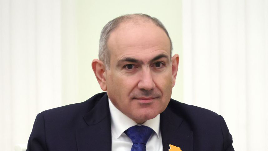 «Всех вас нагну»: предвыборные встречи Пашиняна обернулись скандалами и перепалками