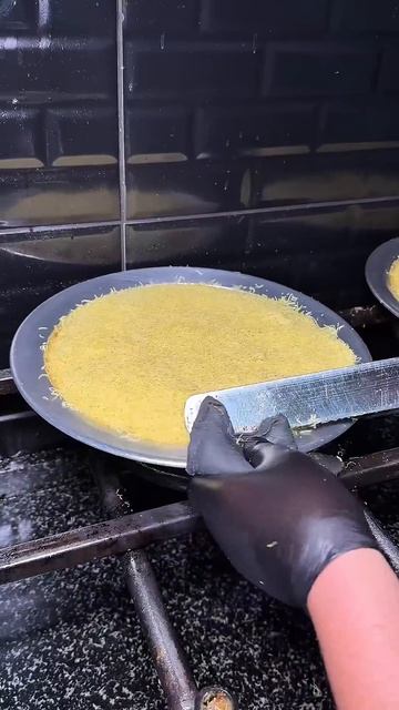 продавец кадаифов (турецкого десерта)