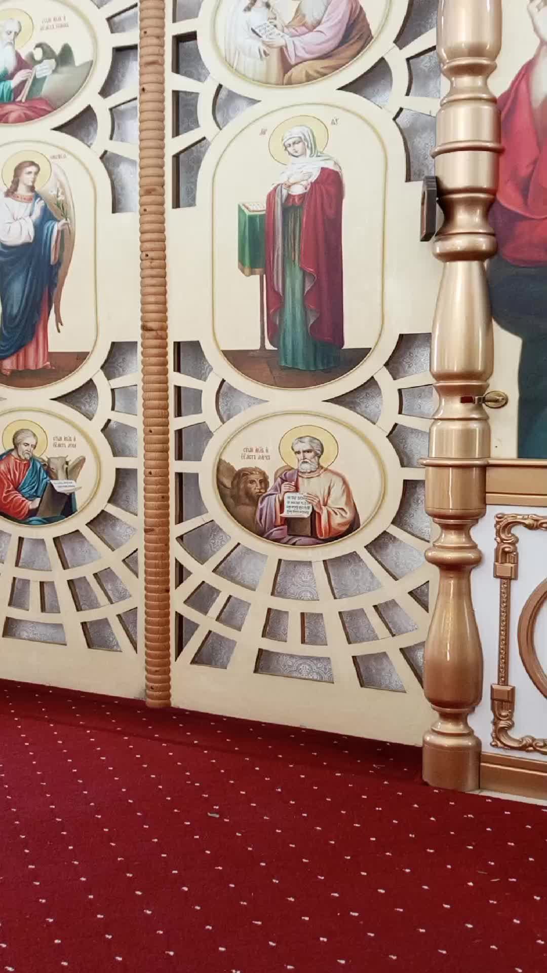 Божественная служба в храме Святой Троицы