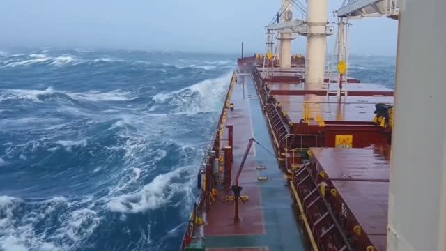 Переправа в тяжелую погоду 🚢#merchantnavy #shiplife #sailor #federal #atlantic #waves #heavyweather смотреть онлайн