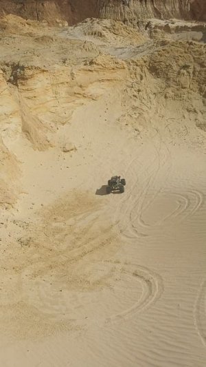 Losi в масштабе 1:8 катается в песчаном карьере #rc #rccar #4x4rc #scale #rclife #losi #rcfun #fail
