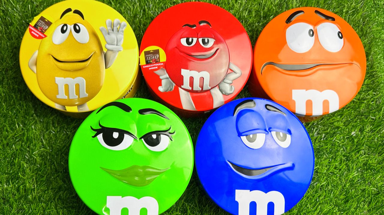 Удовольствие на несколько минут:  Радужные ванночки с конфетами M&M's и волшебной слизью
