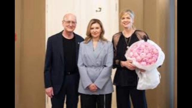 Елена Зеленская покинула Украину в бронекапсуле инкассаторского бусика