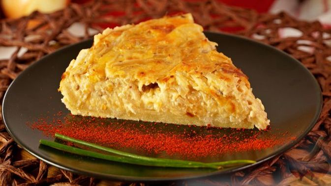 ПИРОГ С ЛУКОМ И СЛИВОЧНО-СЫРНОЙ ЗАЛИВКОЙ