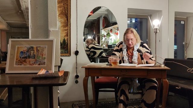 Лиза Лавинская читает свою прозу