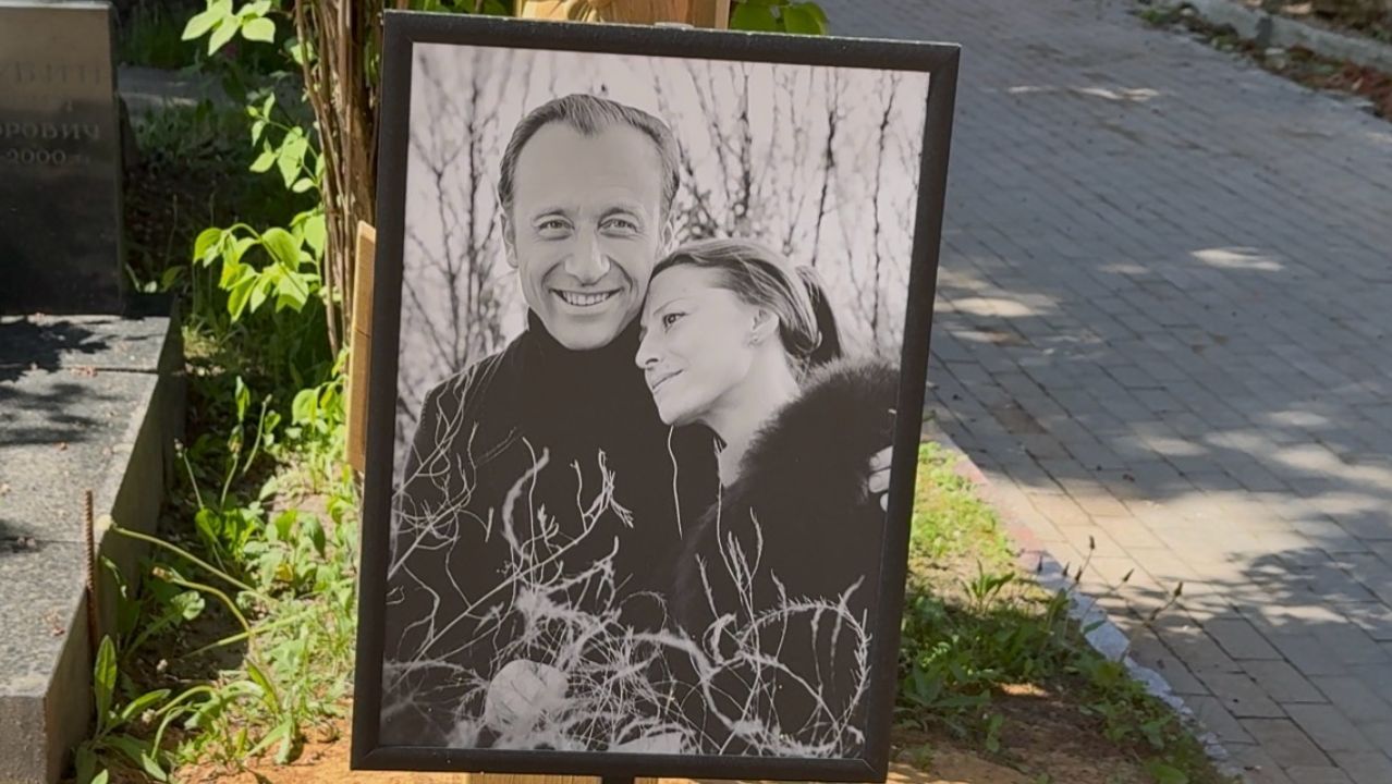 Могила Легендарного композитора Родиона Щедрина и балерины Майи Плисецкой на Новодевичьем кладбище
