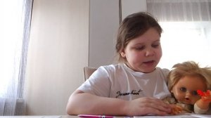 Аня делает уроки. наругали Аню