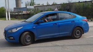 Практический урок с Алиной: самостоятельное выполнение параллельной парковки и под прямым углом
