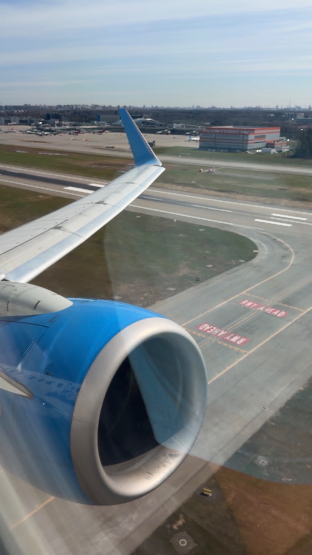 Взлет на Boeing 737-800NG авиакомпании Победа из аэропорта Шереметьево