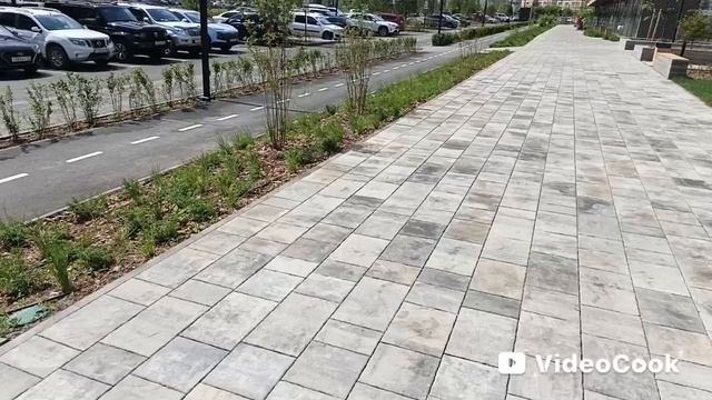Я ушла на больничный.В Тюмени то жара,то дождь.Нарвала одуванчиков для варенья.