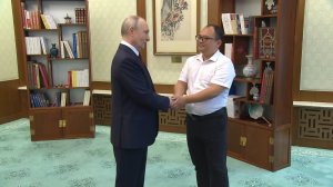 «Москва — мой второй дом»: Путин спустя 26 лет снова встретился с китайцем из старой фотографии