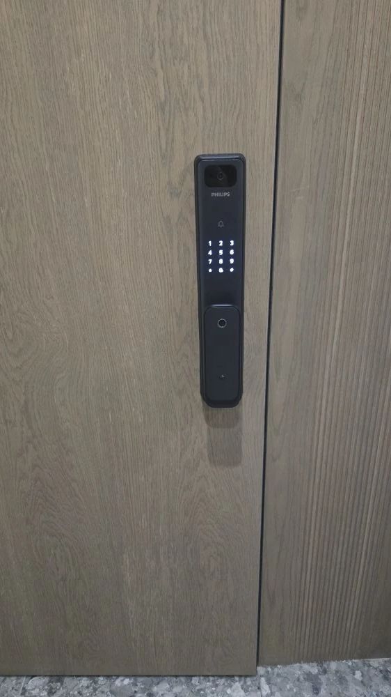Установка электронного замка Philips EasyKey Alpha-VP. Жилой комплекс Береговой