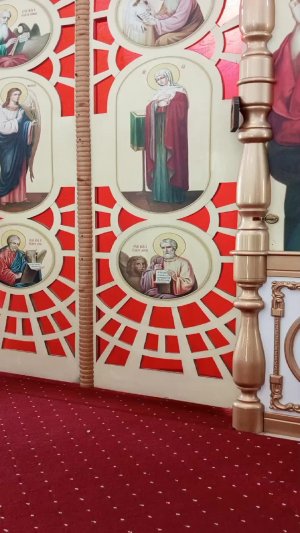 Божественная служба в храме Святой Троицы
