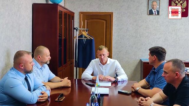 Глава Вяземского округа встретился с участниками программы «Герои СВОего времени. Смоленск» смотреть онлайн
