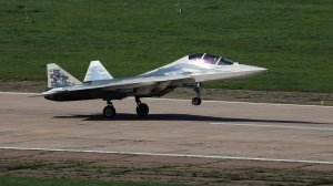 Состоялся первый полет прототипа двухместного истребителя пятого поколения Су-57