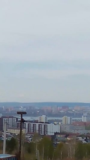 Панорама города в пасмурный день