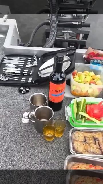 Рыбалка рыбалкой, а обед по расписанию!.
