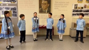 Семён Данилов. «Халлаан уолун хайыьарын суола» Бэрдьигэстээх С. П. Данилов аатынан орто оскуола