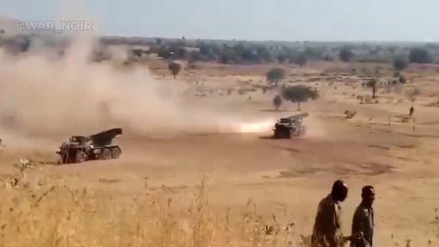 #Реактивная_артиллерия
🇸🇩: Суданские силы (SAF) пускают ракеты по позициям Сил быстрой поддержки