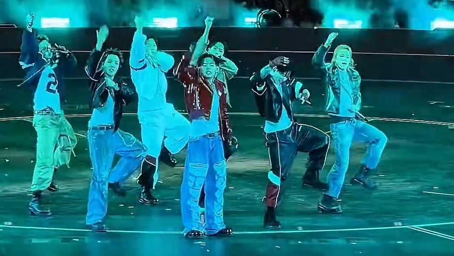 BTS - Стэнфорд D3 - Mic Drop смотреть онлайн