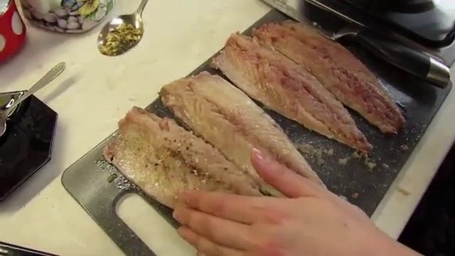 Готовлю скумбрию запеченную с овощами. Очень вкусно. Рекомендую. Обзор. смотреть онлайн